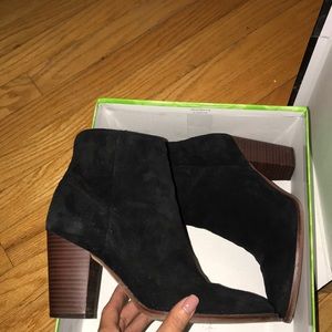 Black suede and brown booties!